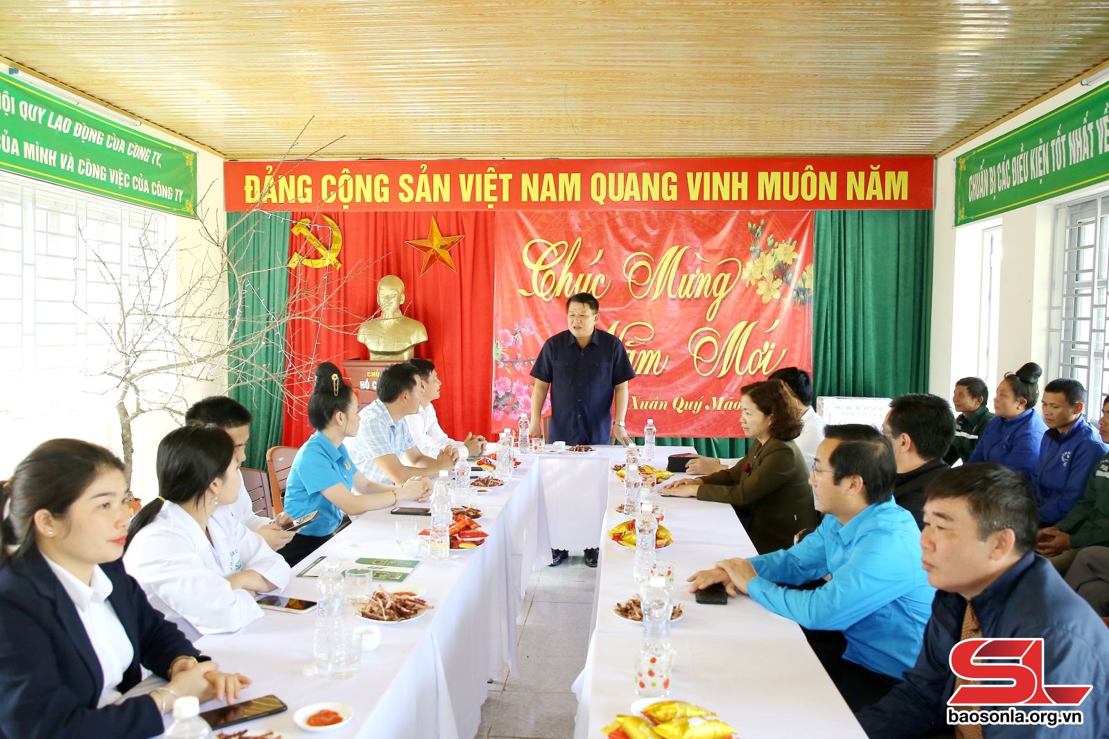 Đồng chí Phó Bí thư Thường trực Tỉnh ủy thăm, chúc tết tại Công ty cổ phần Cao su Sơn La